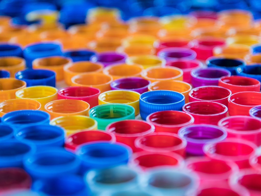 Bouchons plastique collectés pour le recyclage