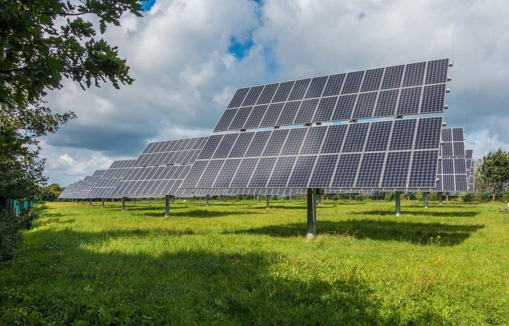 Installation de panneaux solaires au sol