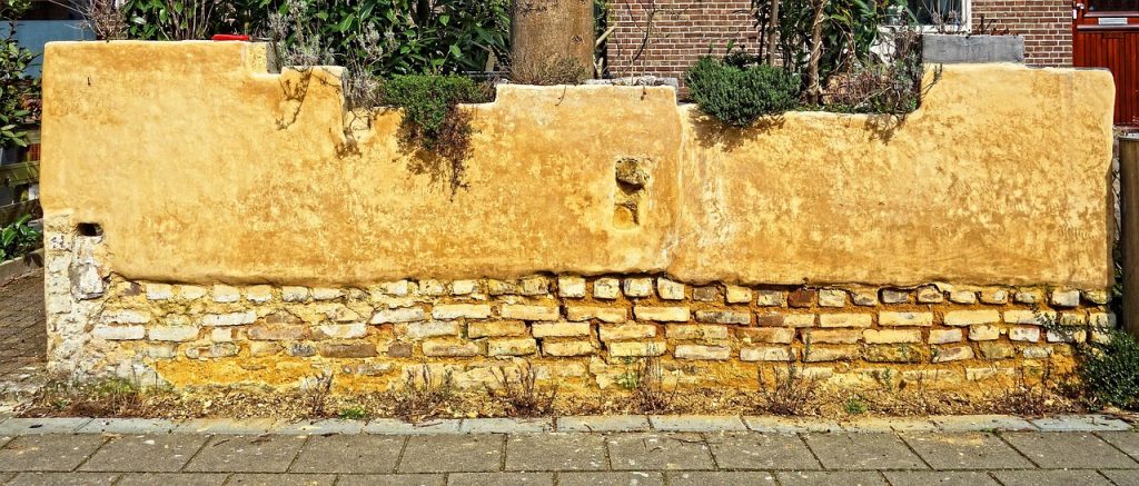 Mur fini au tadelakt, un enduit à la chaux lissé