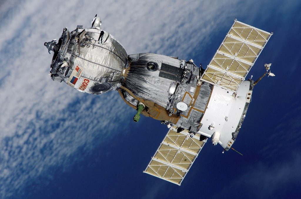 Illustration des débris spatiaux en orbite terrestre