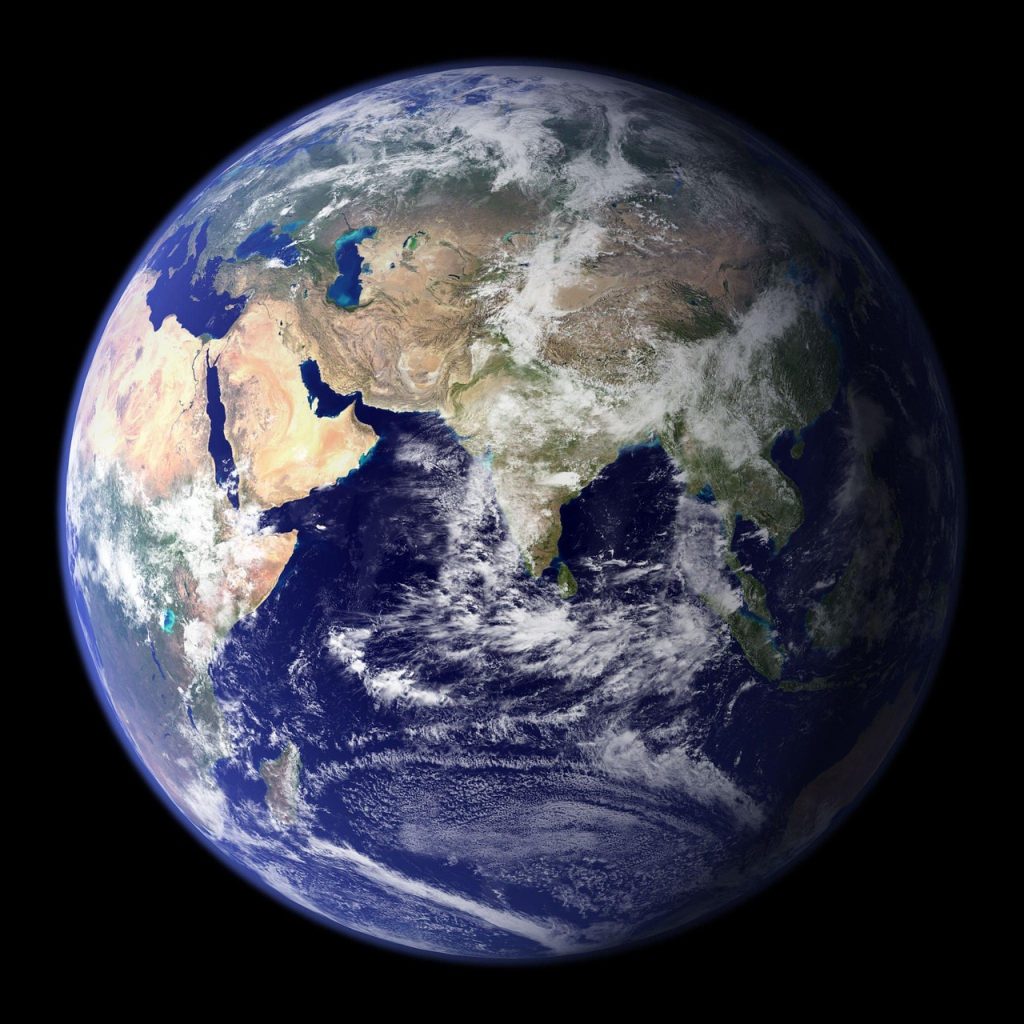 La Terre vue depuis l'espace, de forme sphérique