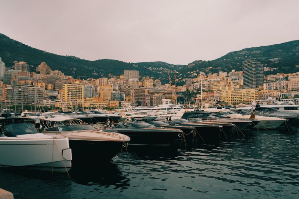 Épicerie de nuit à Monaco : ce qu'on peut se faire livrer à 3 h