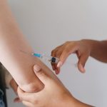 Vaccination grippe et Covid-19 : la clé pour éviter la saturation hospitalière cet hiver