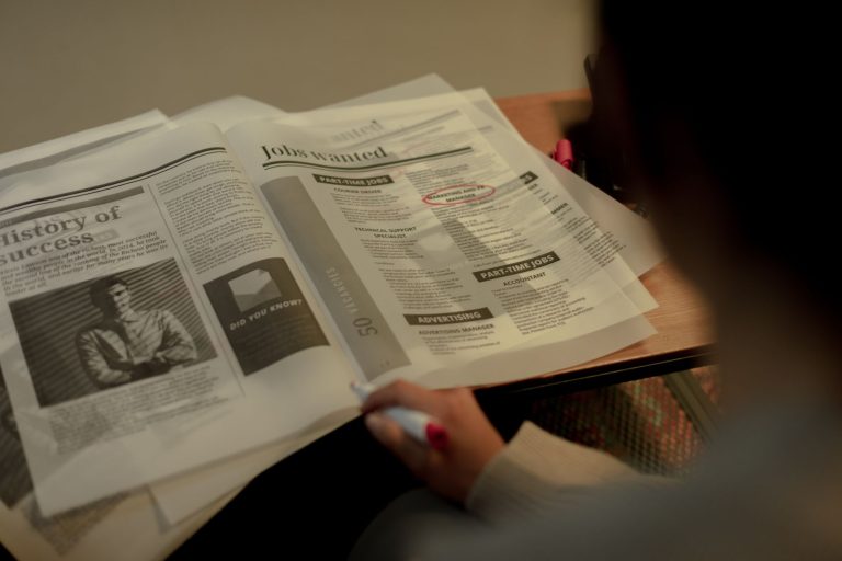 Intelligence Artificielle : Le Fléau Silencieux qui Érode l&rsquo;Avenir des Jeunes