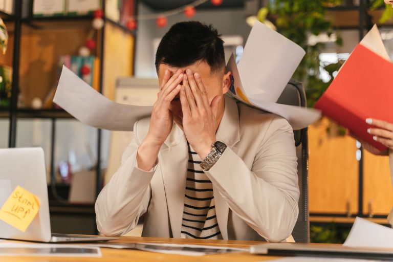 Santé mentale au travail : pourquoi elle se dégrade et ce que ça vous coûte