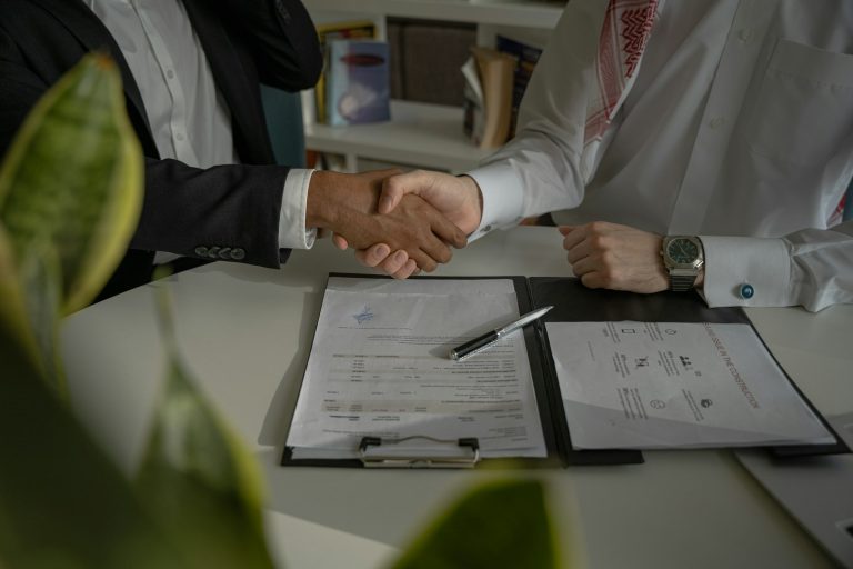 Pouvoir d&rsquo;achat en chute : tensions sur les salaires en France