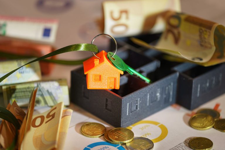 Dès janvier, des frais bancaires en hausse de 44% : préparez-vous !